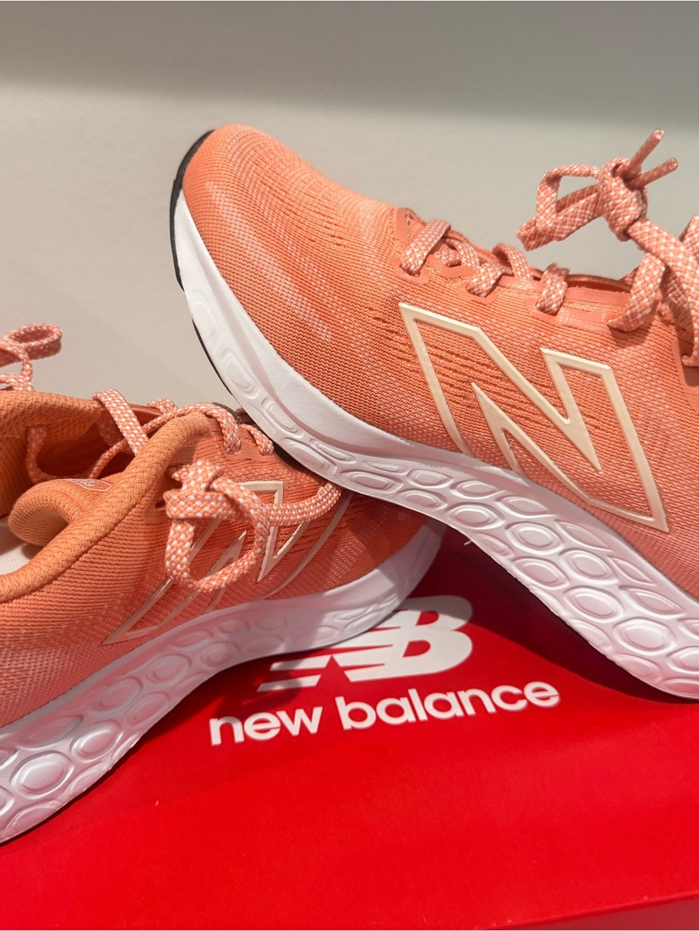 New Balance 680 Wide Low Top Lace-Up Running Sneakers Coral/Peach Sz 6.5W